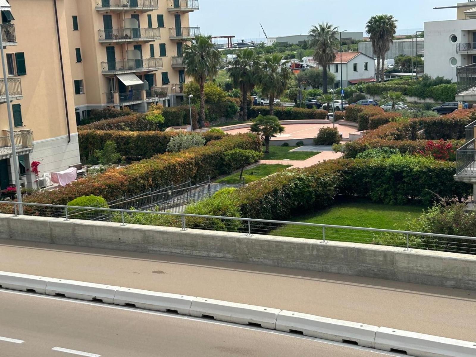 Appartamento Incantevole A 100Metri Dal Mare E Accanto Alla Pista Ciclabile Imperia Exteriör bild